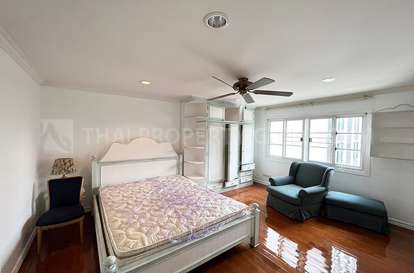 House with Shared Pool in Sukhumvit 